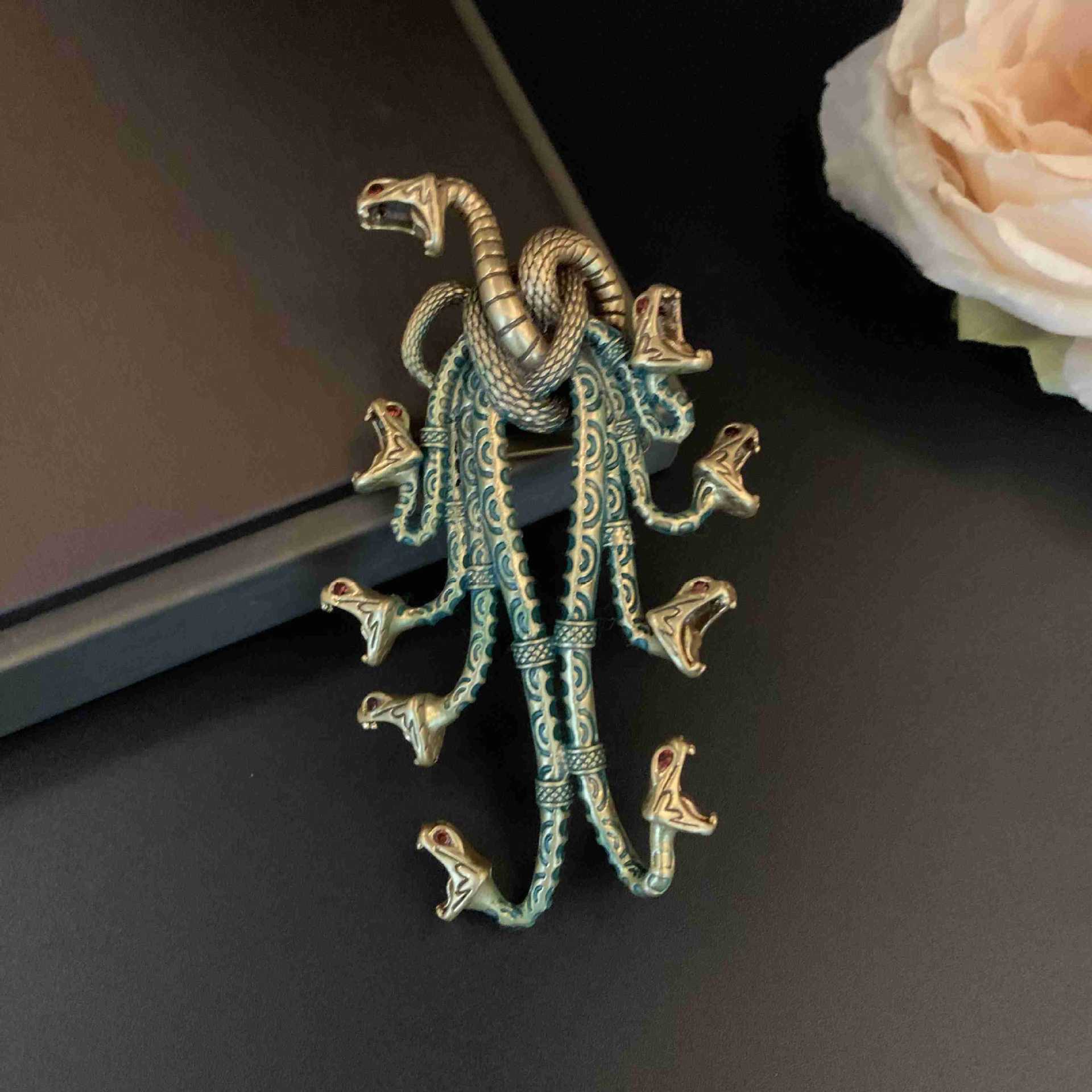 Vintage Style Alloy Animal Badge Brooch Pin for Clothing and Backpacks