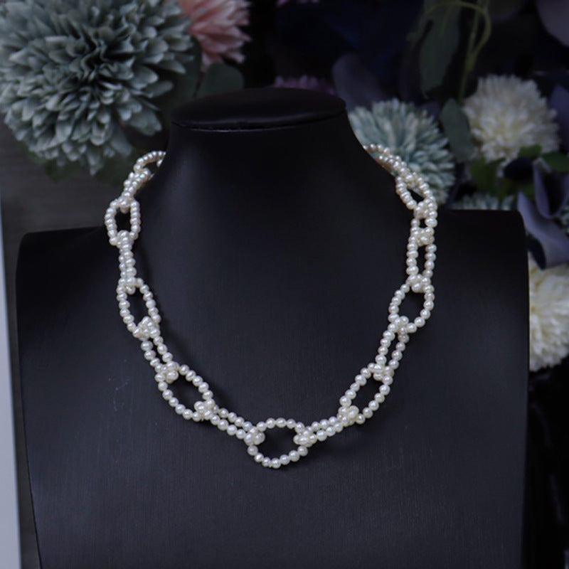 Women’s Clavicle Chain Necklace with Interlocking Design and Freshwater Pearl