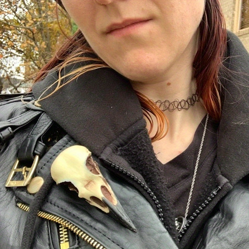 Vintage Gothic Crow Skull Resin Brooch Pin for Clothing Accessories