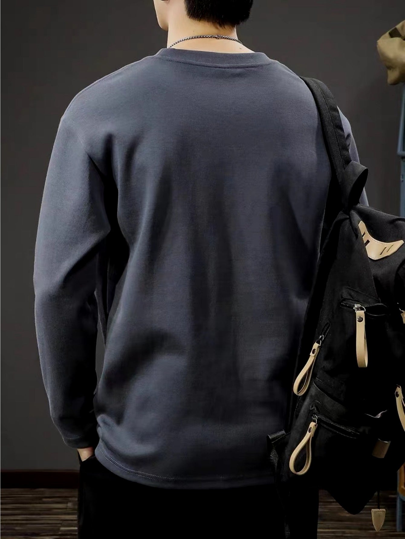 Erkaklar uchun tasodifiy paxta uzun qo'lqopli futbolka, keng kesim, bahor va kuz uchun ideal.