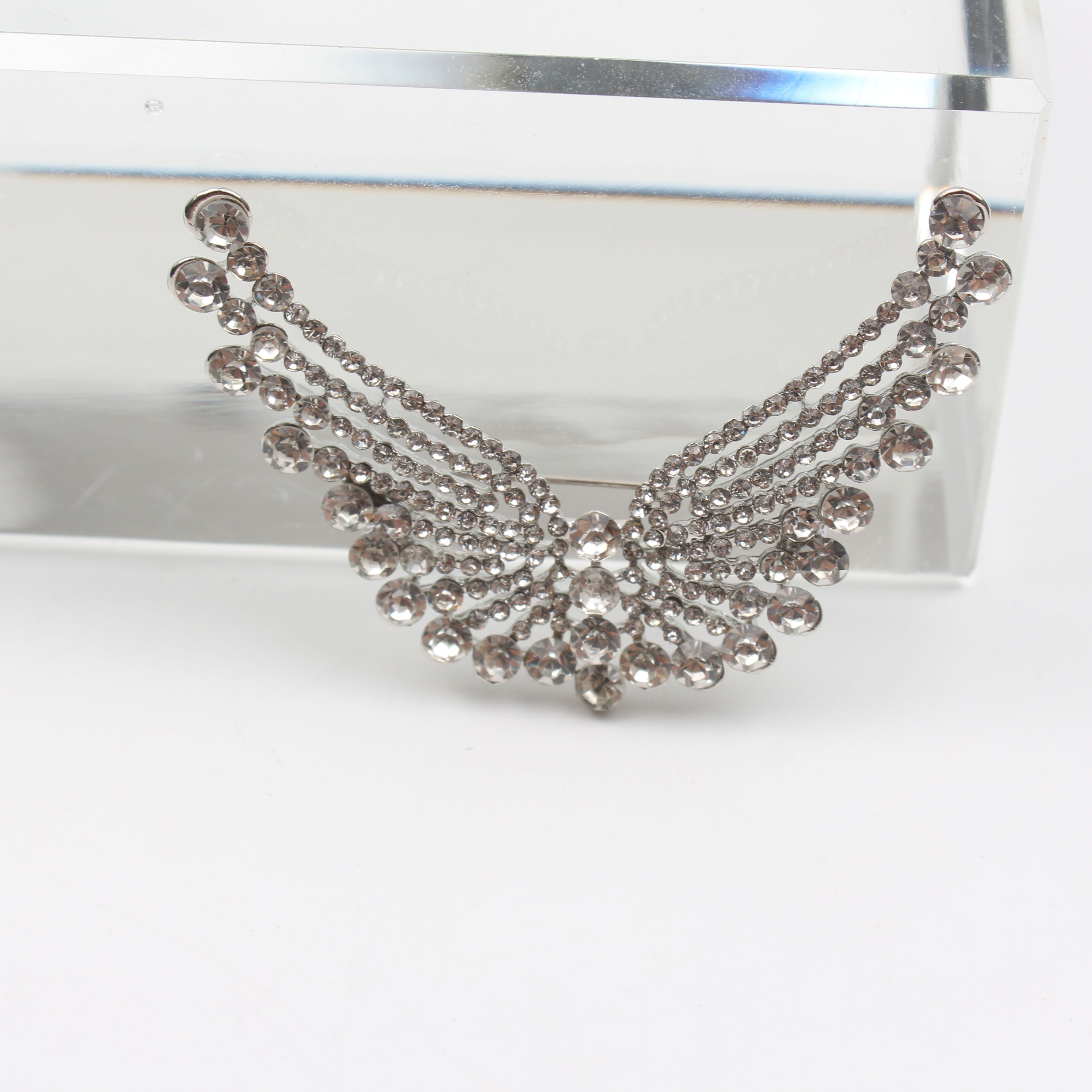 Enamel Lamb Brooch Vintage-Inspired Quirky Irregular Shape Jewelry Accessory