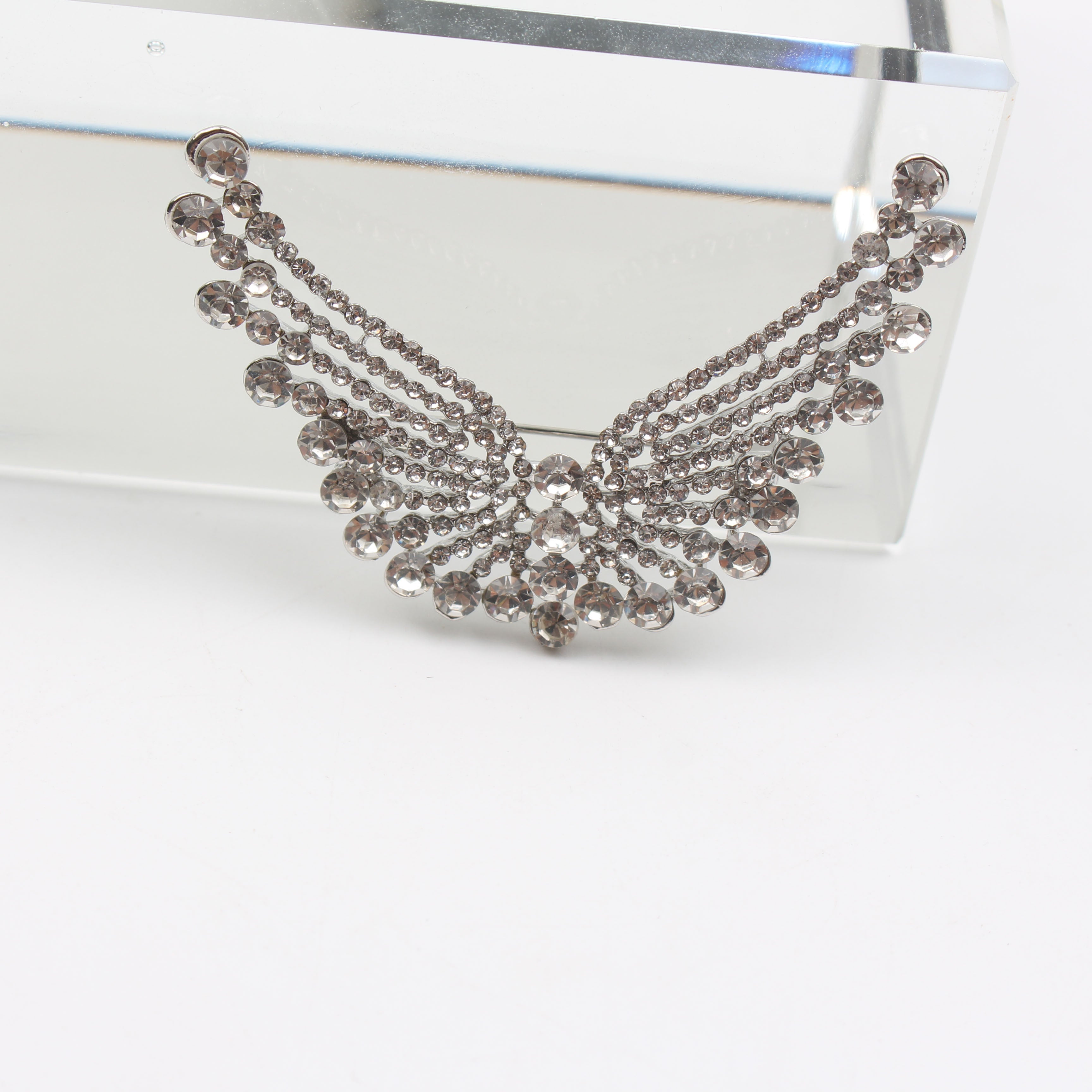 Enamel Lamb Brooch Vintage-Inspired Quirky Irregular Shape Jewelry Accessory