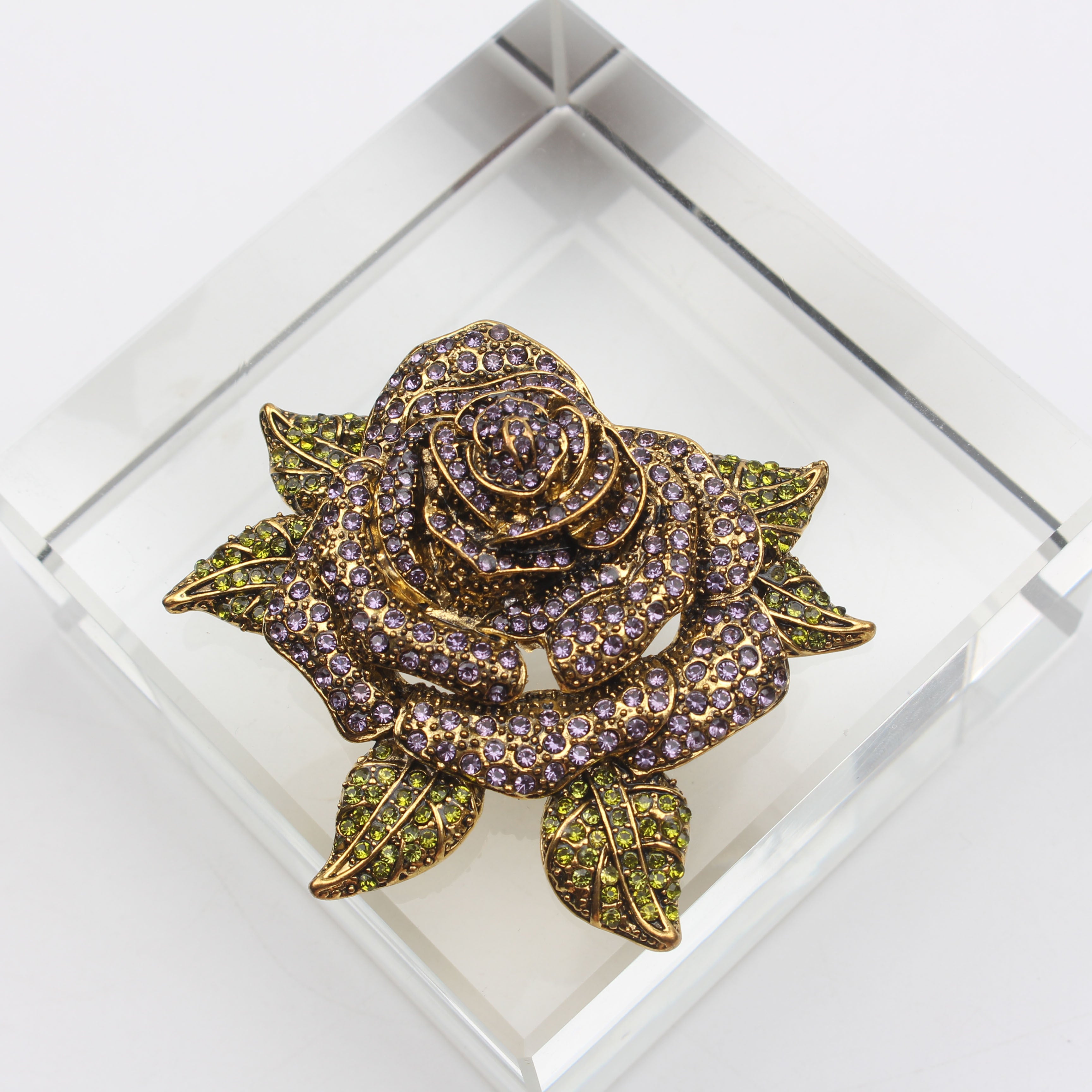 Minimalist Flower-Shaped Enamel Rose Brooch with Czech Diamond Accents Stylish Floral Pin for Fashion Accessory