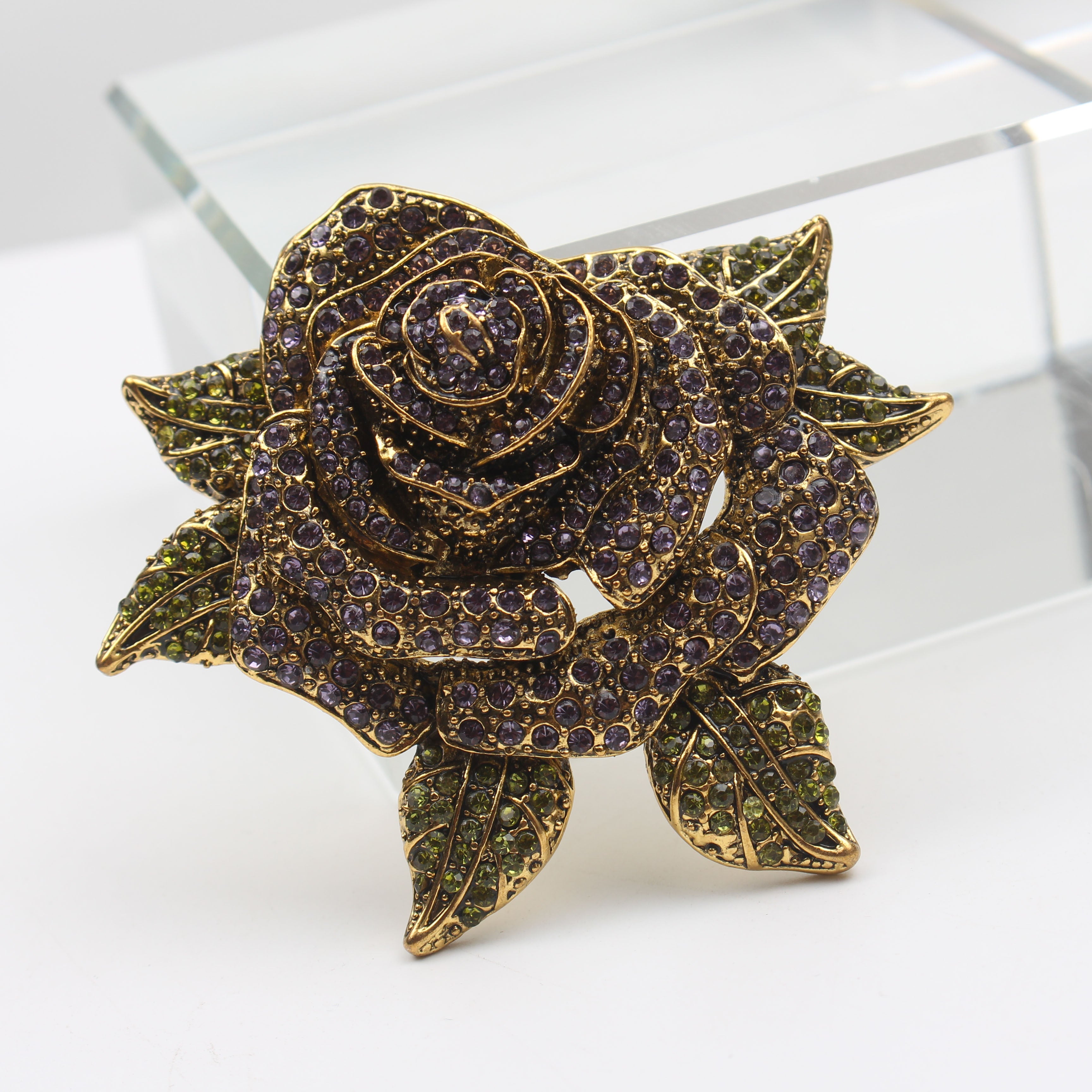 Minimalist Flower-Shaped Enamel Rose Brooch with Czech Diamond Accents Stylish Floral Pin for Fashion Accessory