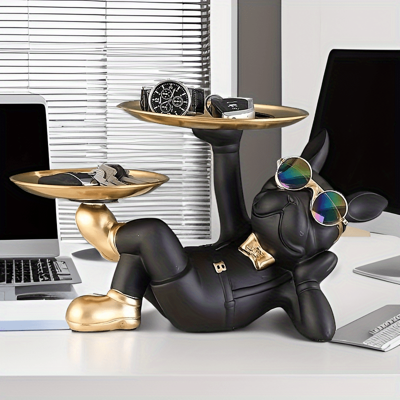 Kalitlar, hamyonlar, zargarlik buyumlari, telefonlar va kichik aksessuarlarni tartibga solish uchun ideal bo'lgan kichik bulldog haykali. Mevalar, atıştırmalıklar va uy bezaklari uchun dekorativ buyumlarni ushlab turish uchun ham ishlatilishi mumkin.