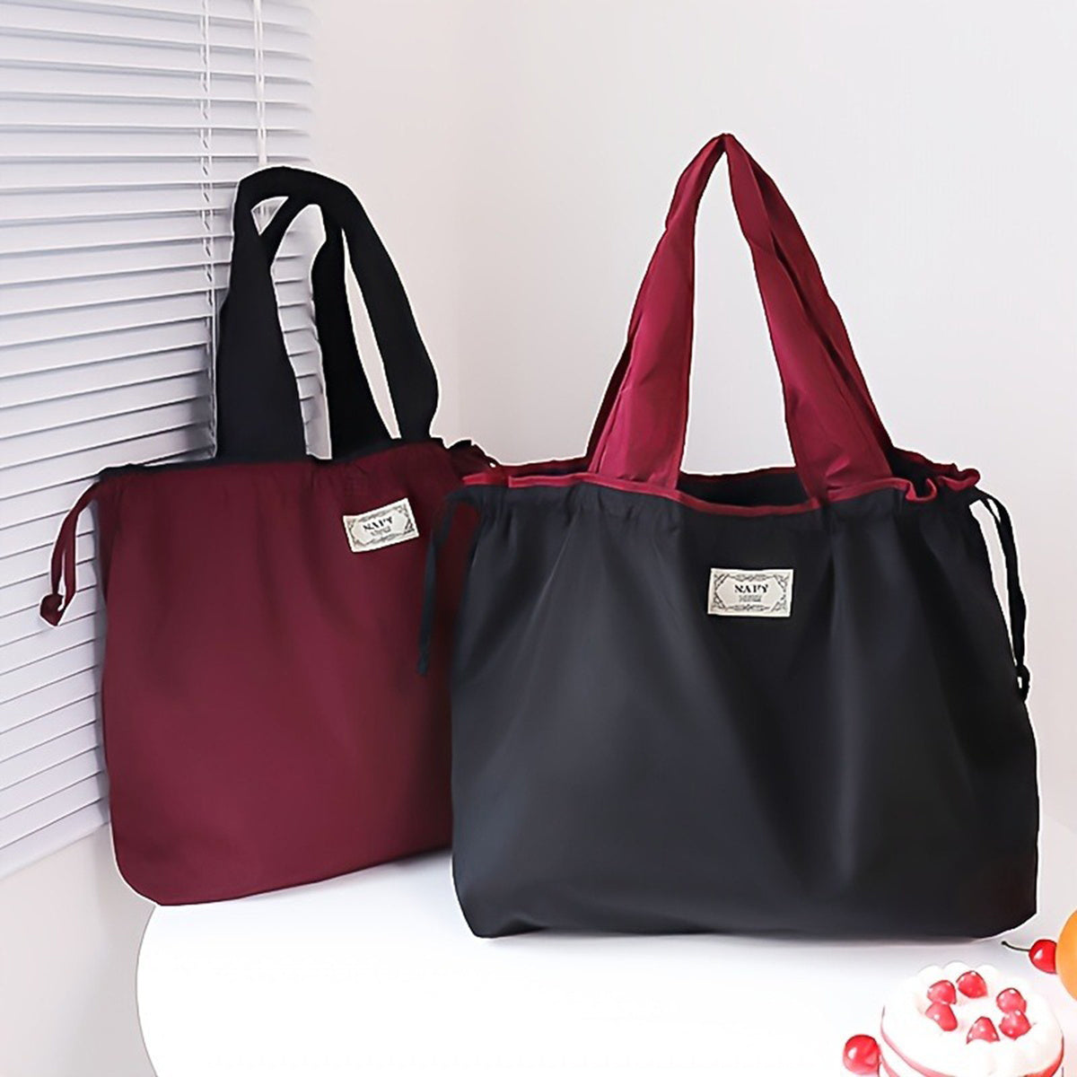 Yuqori sifatli qayta ishlatiladigan xarid sumkasi, yuviladigan cho'ntak, katta sig'im va egiluvchan dizayn, oshxona va ovqatlanish ta'minotlari xaridi uchun mukammal, olib yurish uchun qulay va portativ, ekologik toza va mustahkam xarid sumkasi.