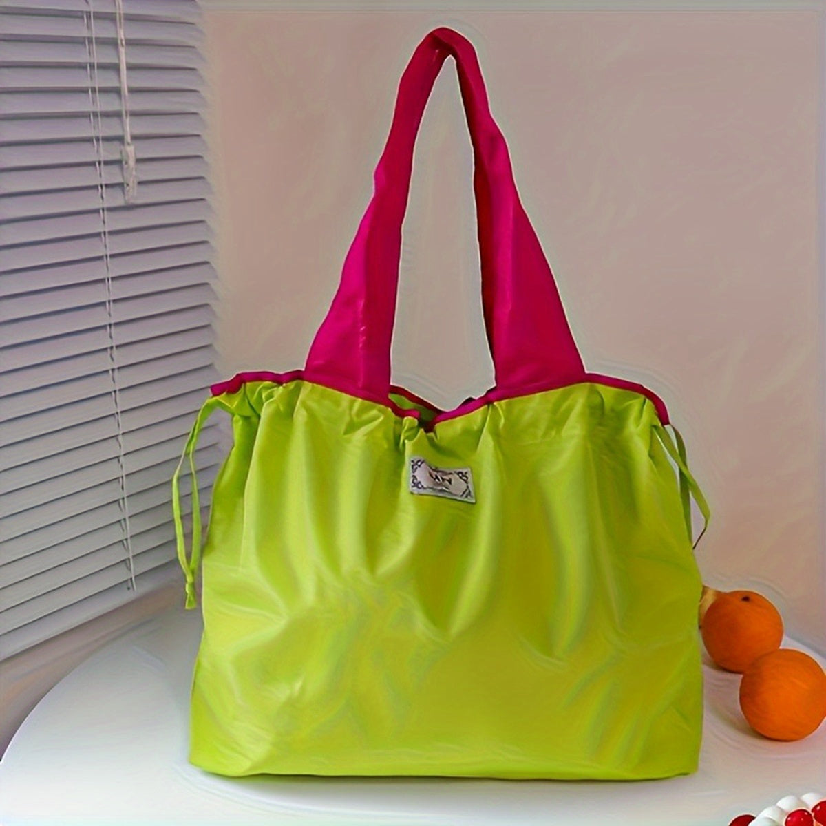 Yuqori sifatli qayta ishlatiladigan xarid sumkasi, yuviladigan cho'ntak, katta sig'im va egiluvchan dizayn, oshxona va ovqatlanish ta'minotlari xaridi uchun mukammal, olib yurish uchun qulay va portativ, ekologik toza va mustahkam xarid sumkasi.