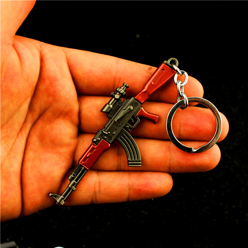 Trendy Miniature AKM Kalit zanjiri modeli, Sink qotishma metallidan tayyorlangan, PUBG uslubidagi kalit zanjiri uchun mukammal, ruksaklar va boshqa narsalarni bezatish uchun