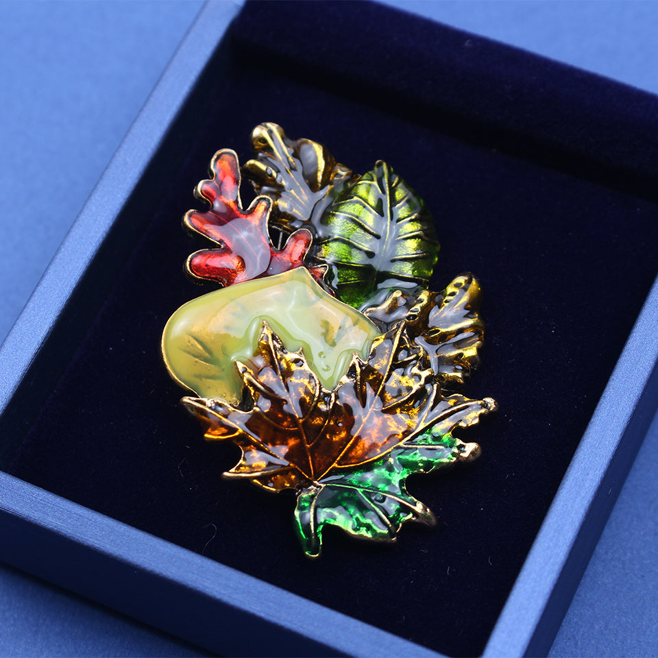 Antik uslubdagi emal yaproq brosh pin vintage zargarlik ayollar uchun qorong'u tonlarda