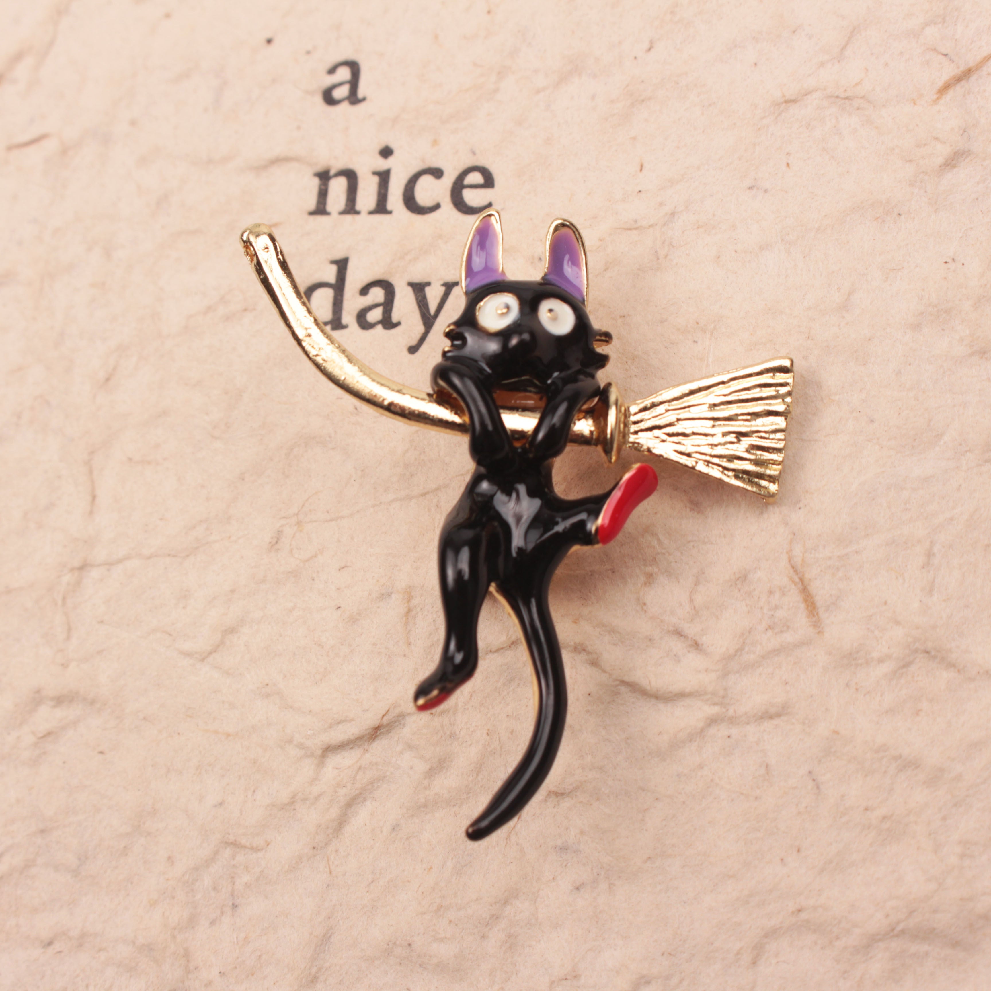 Enamel Cat Brooch Animal Shape Modern Design Cute Jewelry Accessories