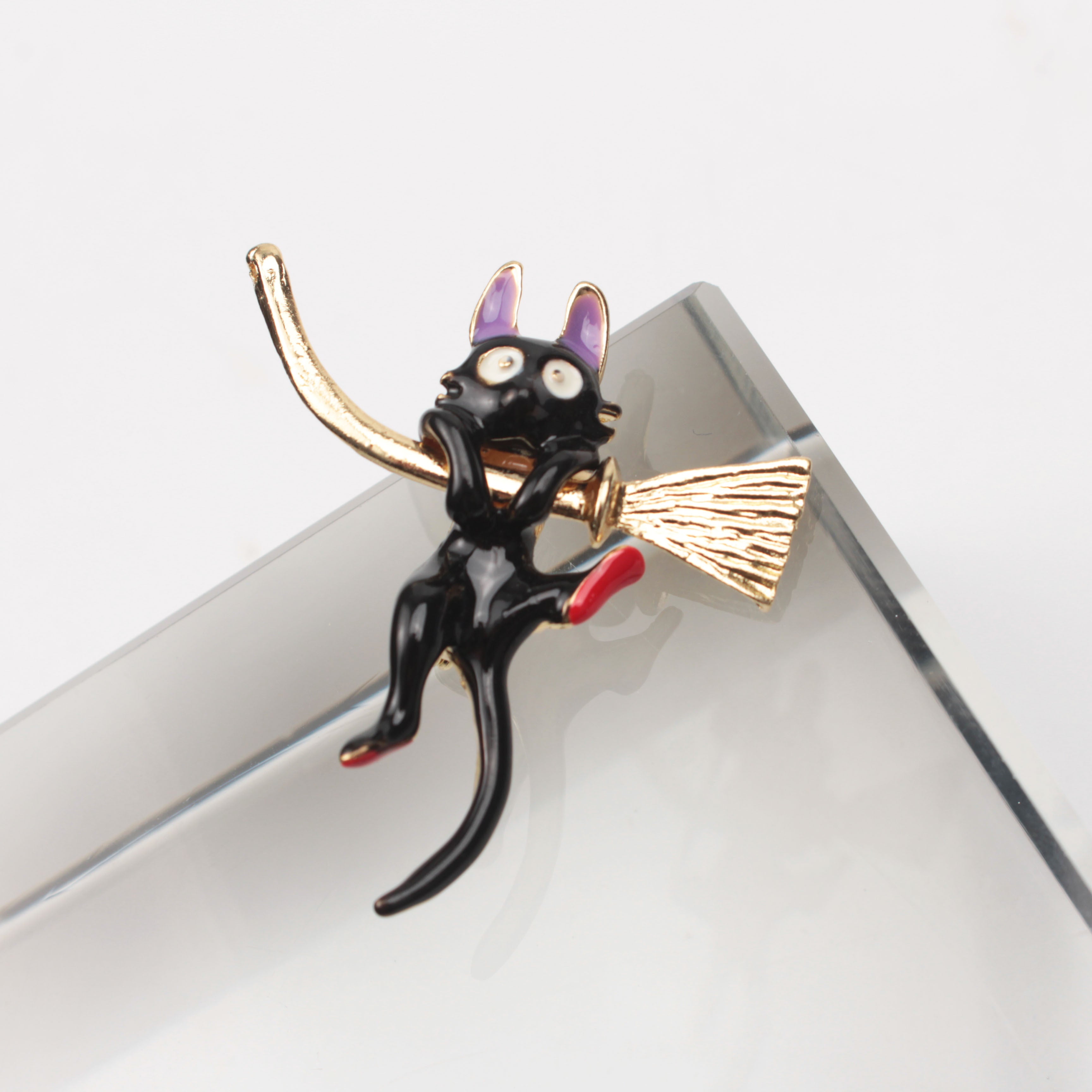 Enamel Cat Brooch Animal Shape Modern Design Cute Jewelry Accessories