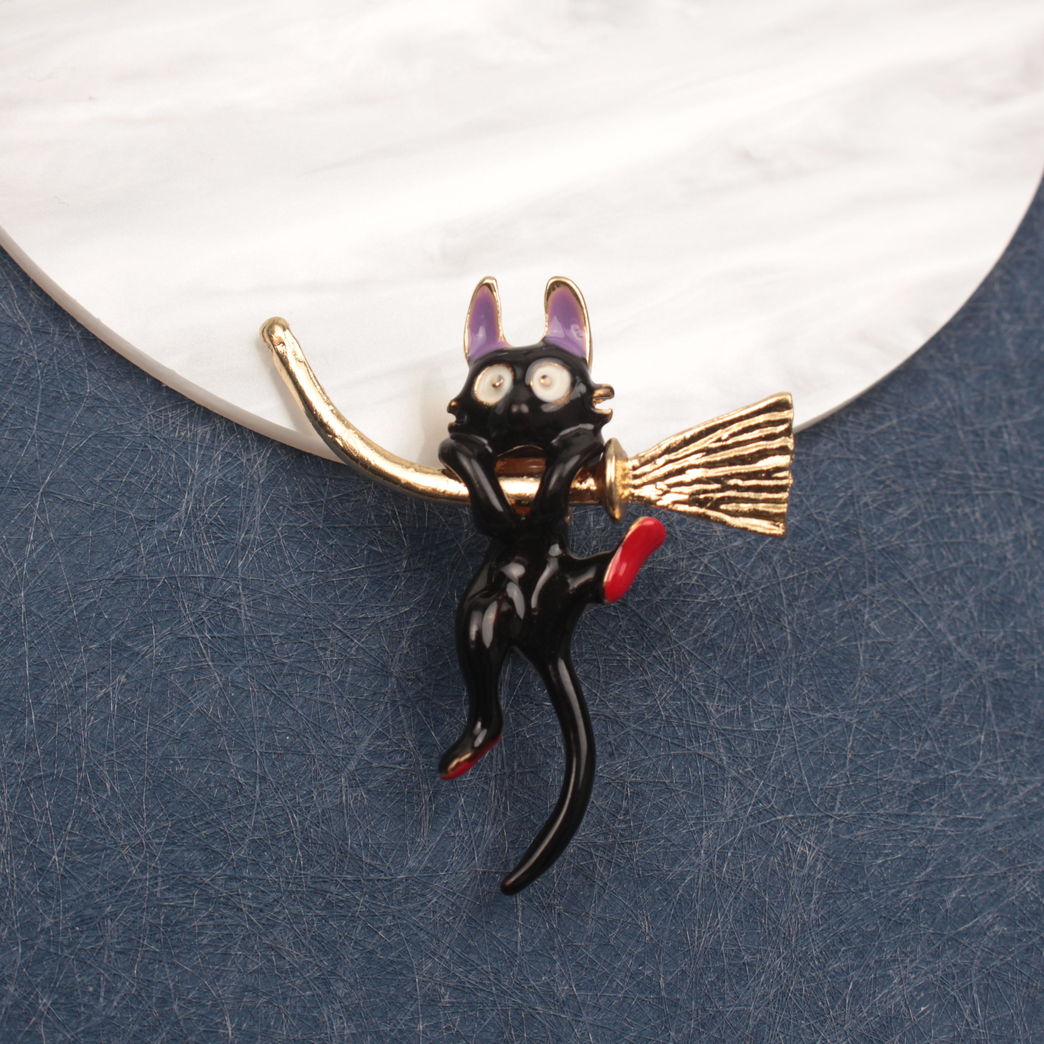 Enamel Cat Brooch Animal Shape Modern Design Cute Jewelry Accessories