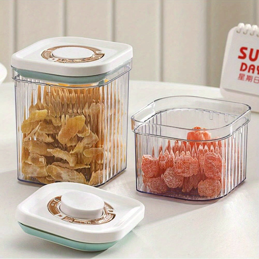 Yopiq qopqoq va formula saqlash uchun alohida bo'limlari bo'lgan ko'chma sut kukuni idishi, yosh bolalar uchun mos.