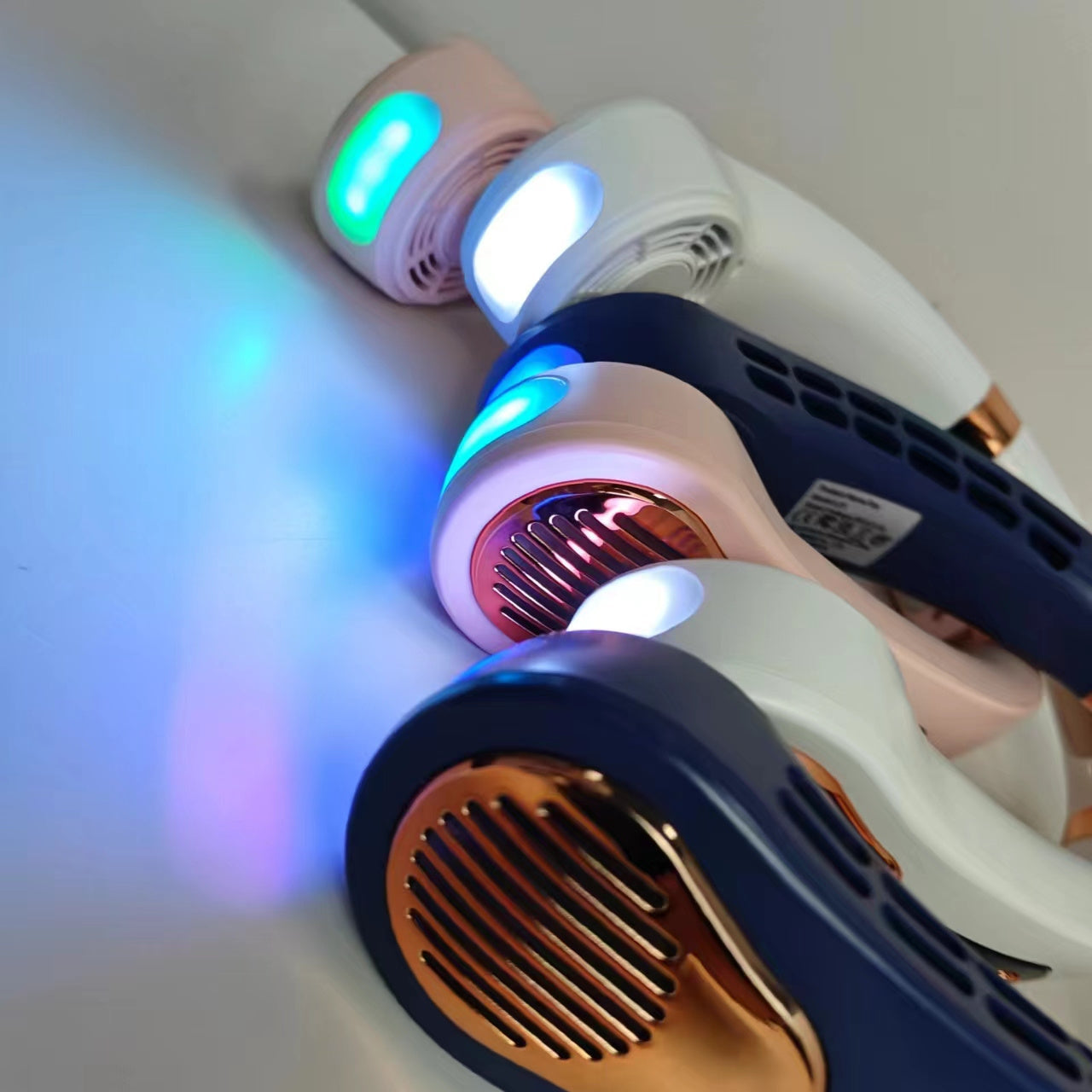 5 tezlik, LED chiroqlar, raqamli displey bilan portativ USB bo'yin ventilyatori