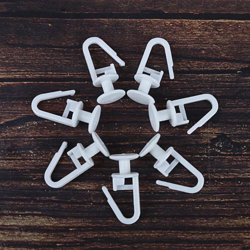 20 легких пластиковых крючков для занавесок белого цвета для карандашных складок в современном стиле, с возможностью подвешивания и элегантной отделкой.