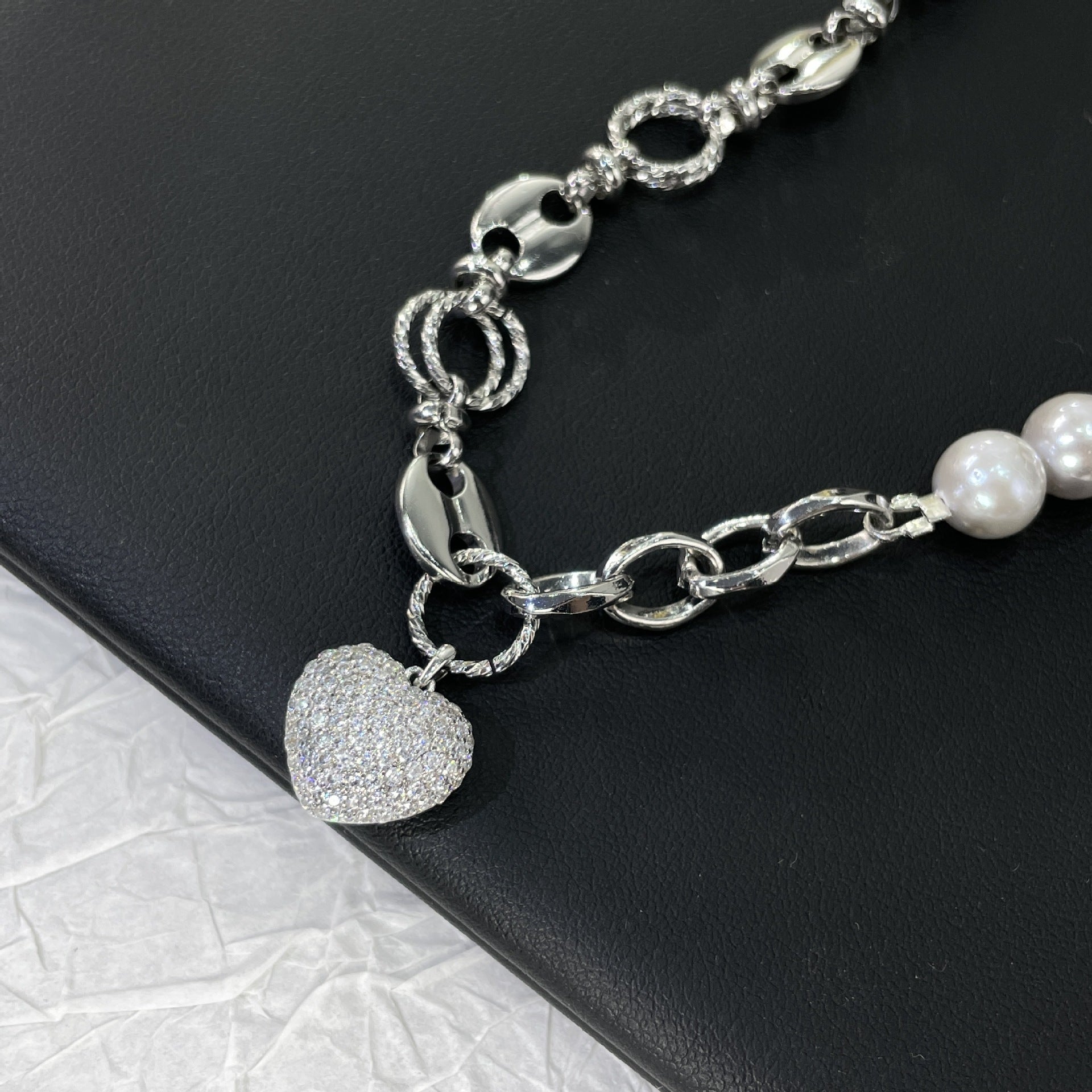 Vintage Punk-Style Chic Shirin Su Pearl Zanjir, Yorqin Yurak Pendanti bilan - Partiyalar va Sovg'a Berish Uchun Ideal