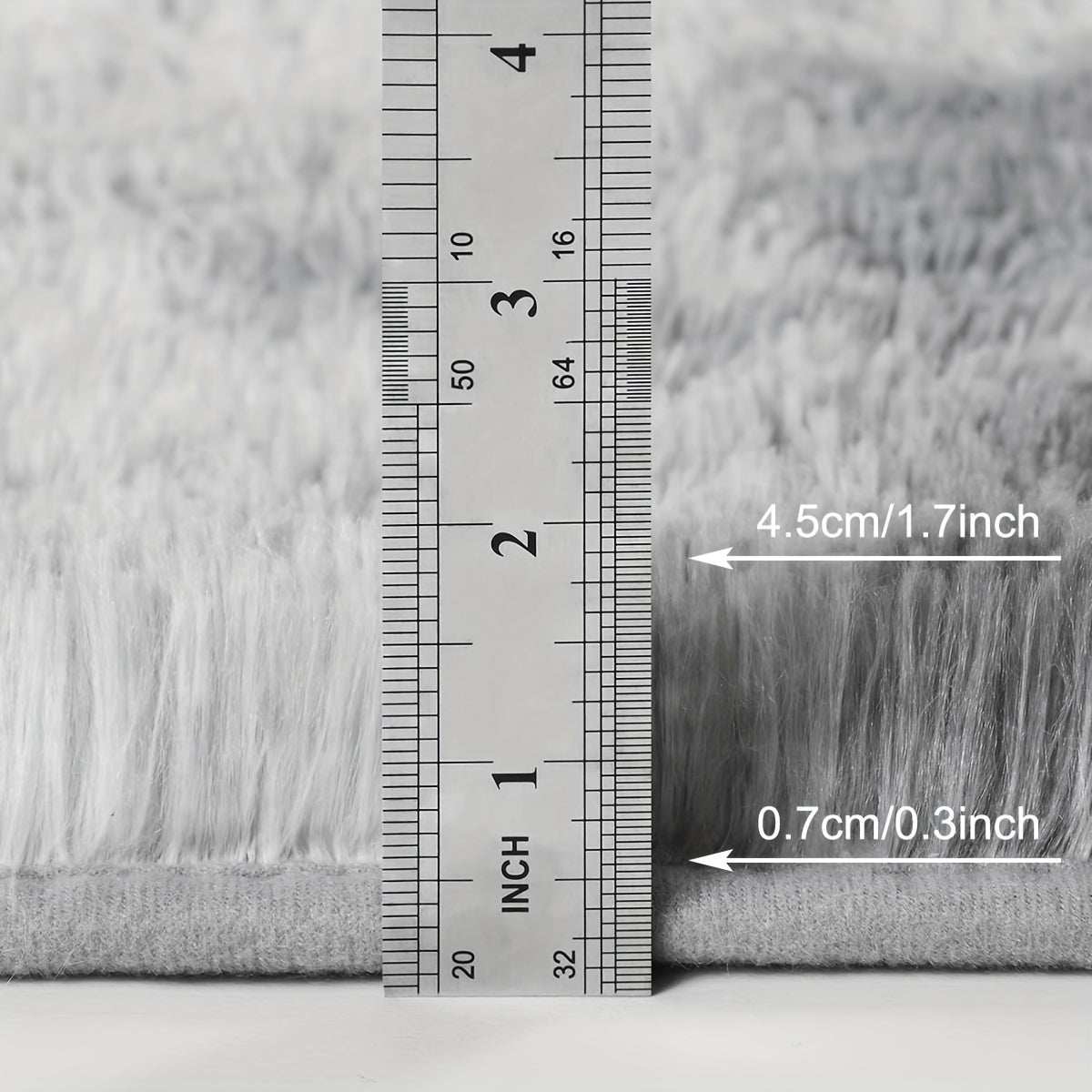 Yumshoq va hashamatli PV Velvet Shaggy maydon gilami, Tye Dye Gray rangida, yotoqxonangiz yoki yashash xonangizga qulay uslub qo'shish uchun mukammal. Ushbu sirpanmaydigan, pufak gilam har qanday xonada shaggy uy bezaklari uchun ideal.