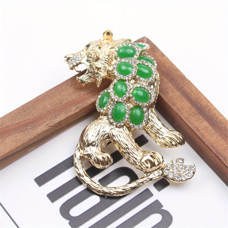 Vintage Enamel Lion Brooch for Men and Women Baroque Style Ornate Suit Jacket Accessory