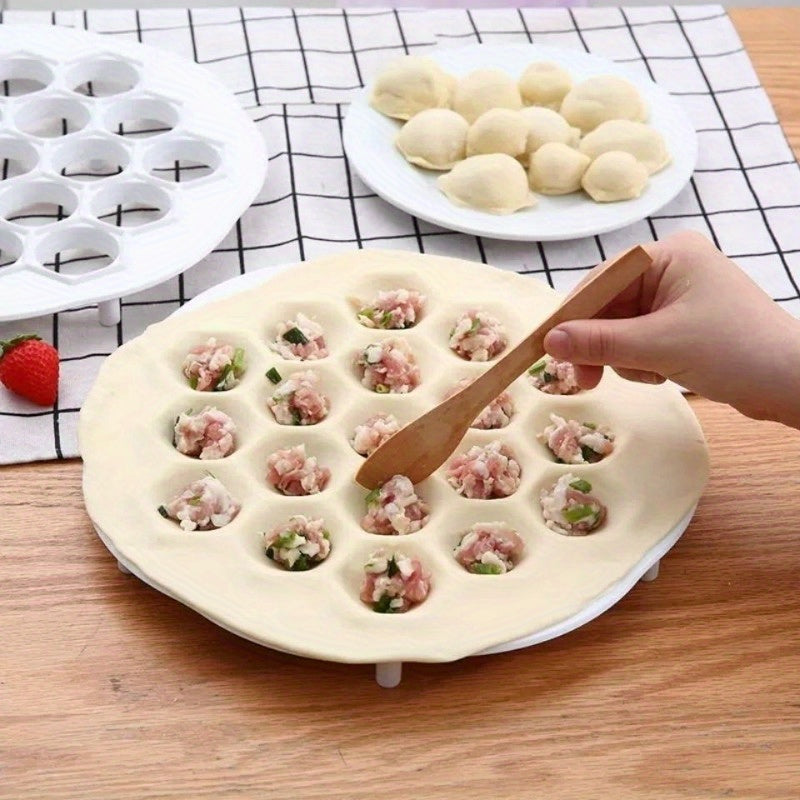 19-Hole Plastic Ravioli and Dumpling Press Round Shape Manual Kitchen Tool