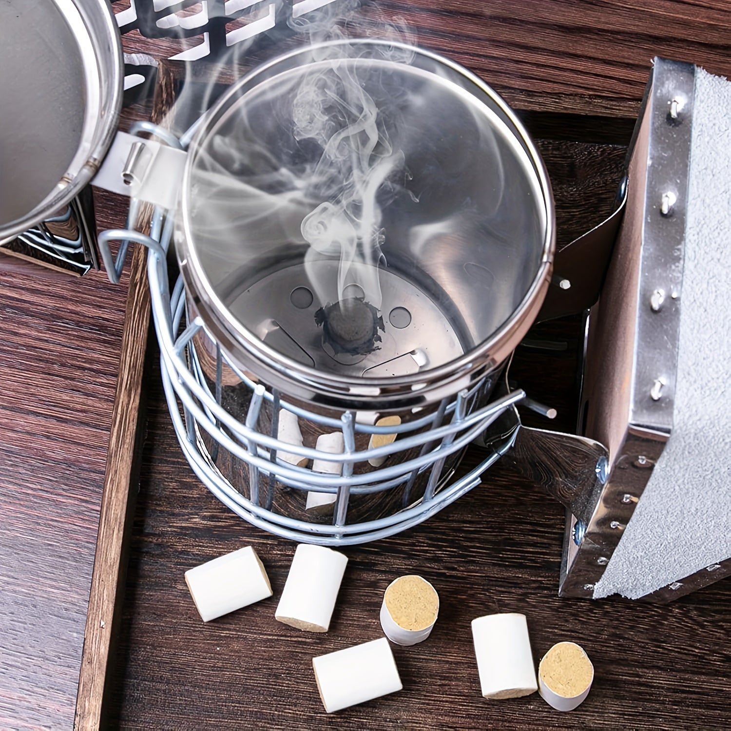 Natural Bees Smoke Granules for Calming Beehives 54 Pieces 1.78x2.67cm Beekeeping Supplies