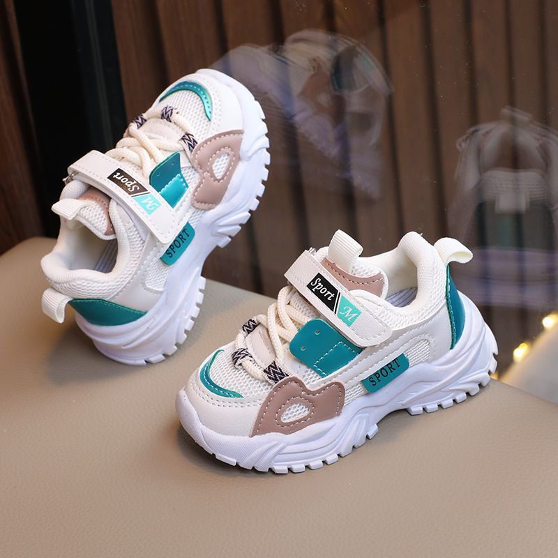 1 dan 6 yoshgacha bo'lgan o'g'il va qizlar uchun yangi krossovkalar, yoz va kuz uchun funksional dizayn va sirpanmaydigan yumshoq taglik bilan.