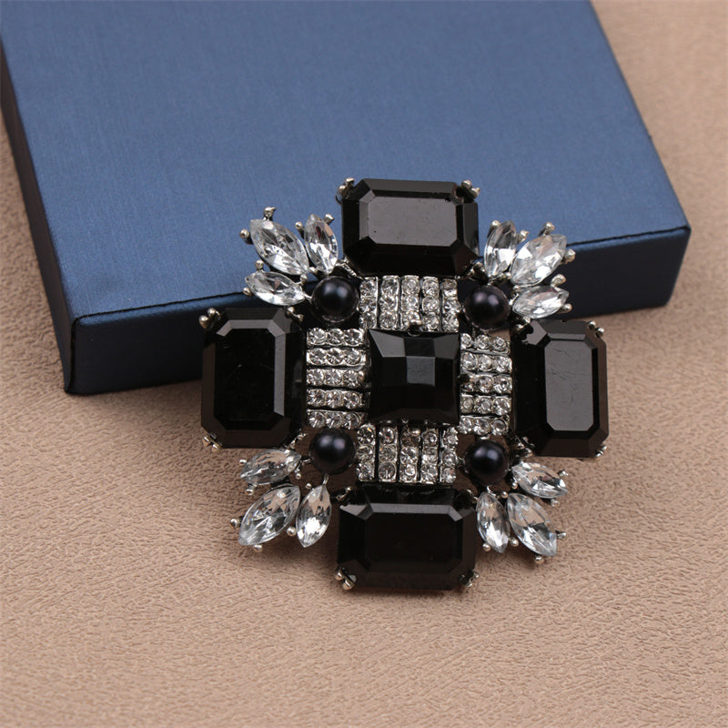 Water-Cut Rhinestone Brooch for Women Elegant Jewelry Accessory