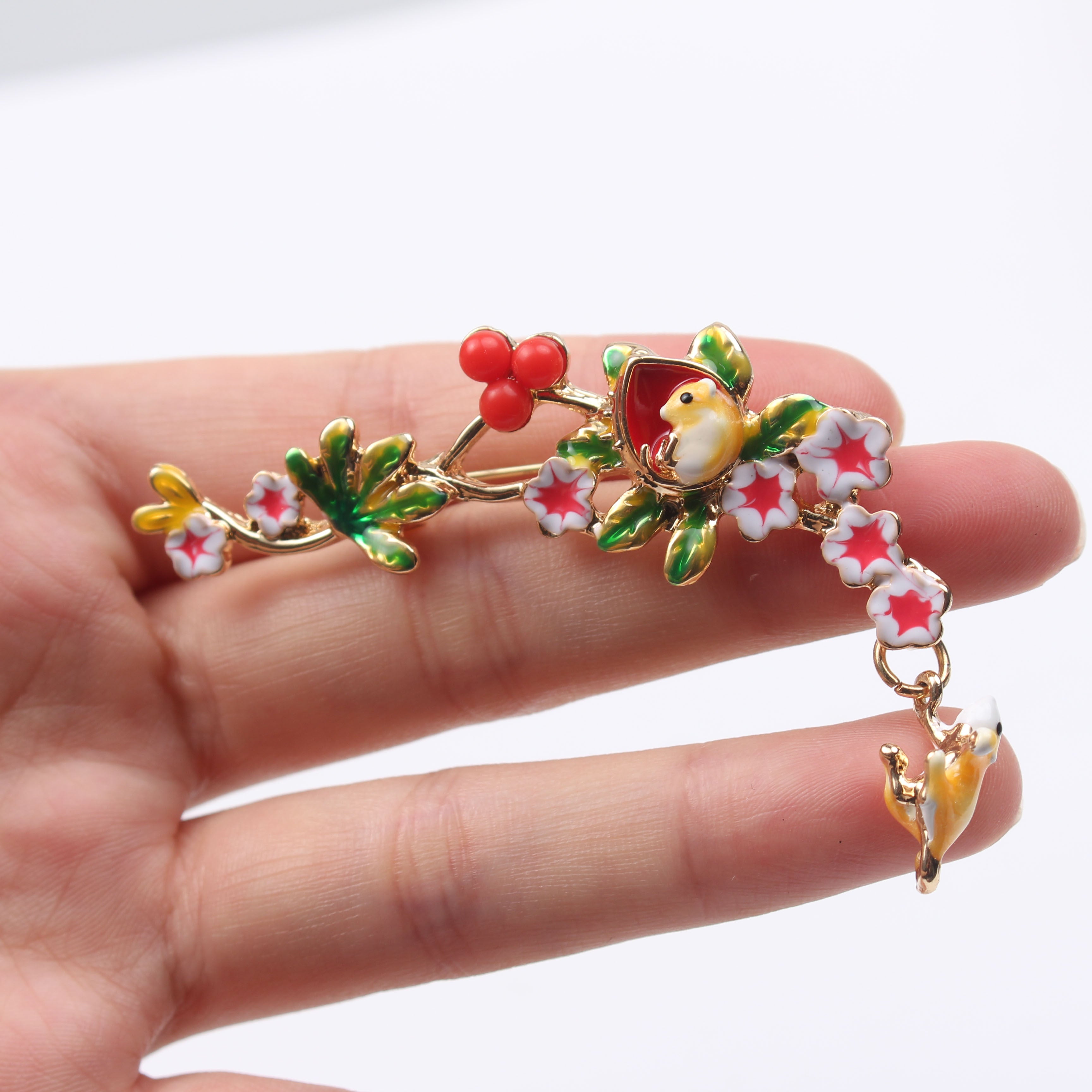 Enamel Squirrel Brooch Animal Floral Jewelry for Women Gift Elegant Novelty