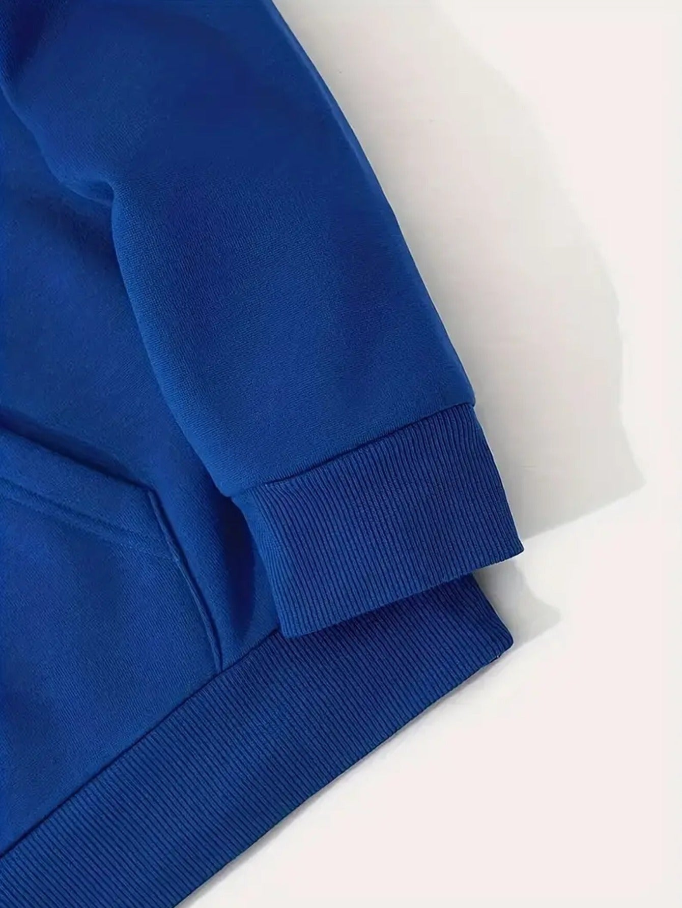 Men's Polyester Hoodie with Kangaroo Pocket, Casual Geometric Print for Fall and Winter