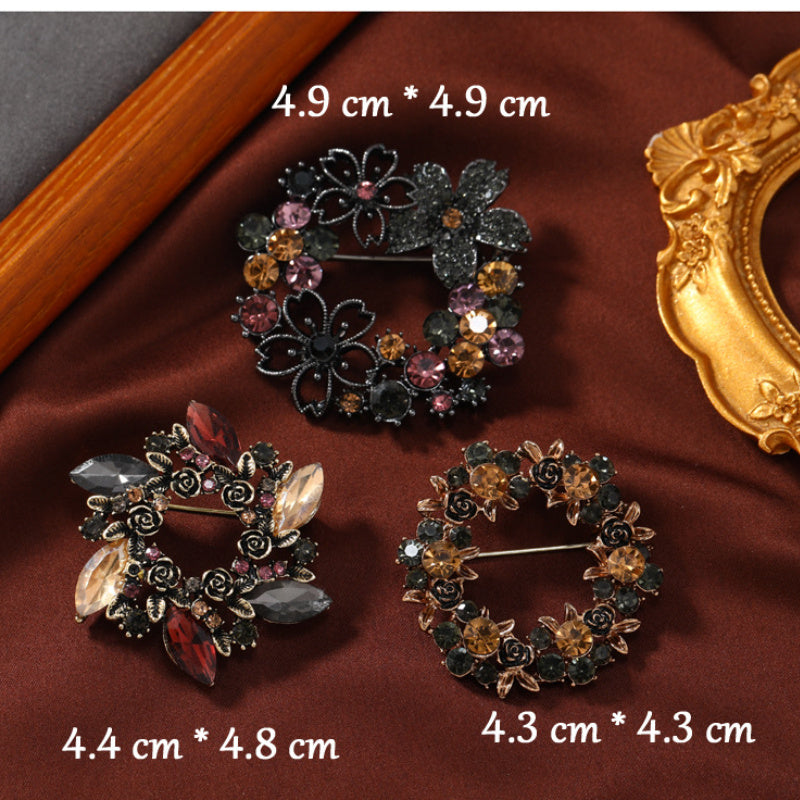 Vintage-Inspired Crystal Brooch Pin with Rhinestone Accents for Dresses and Sweaters