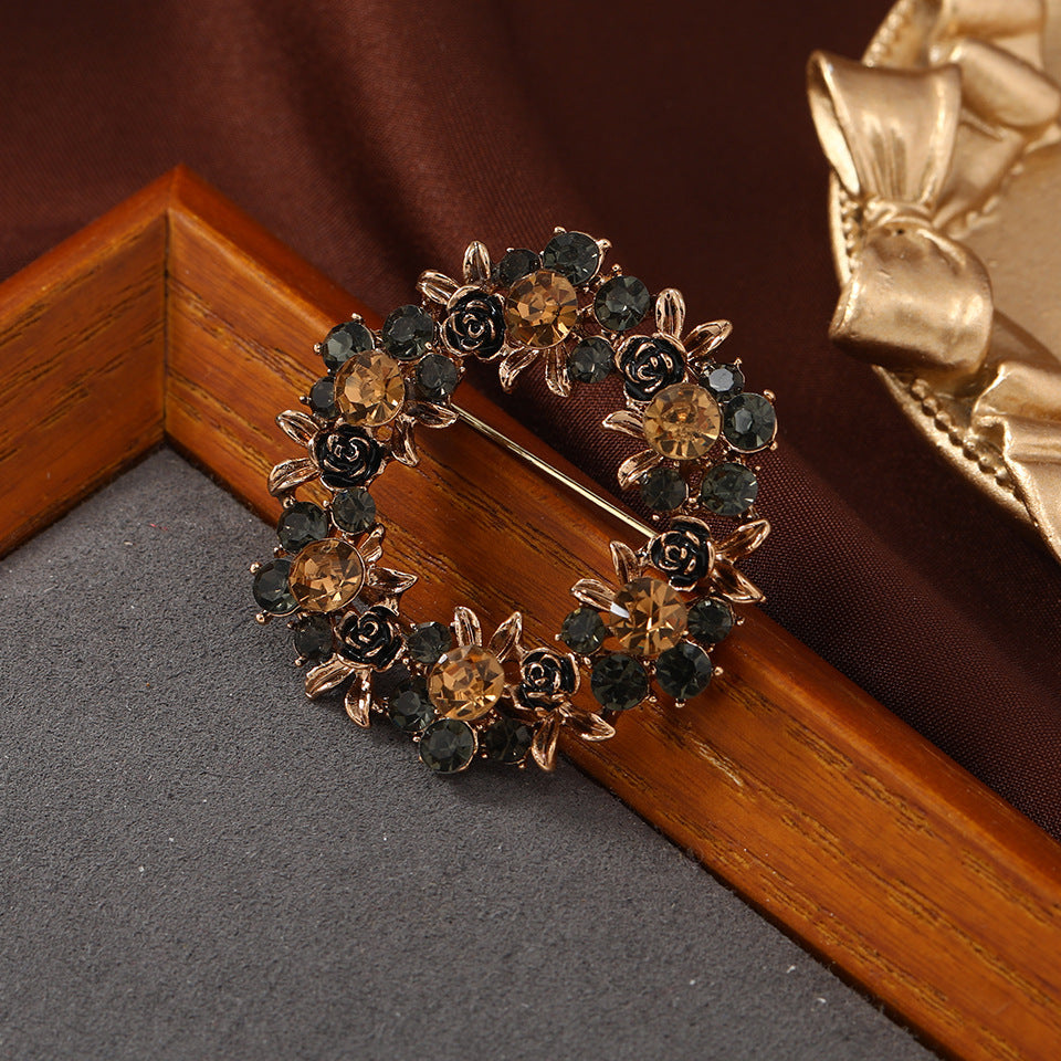 Vintage-Inspired Crystal Brooch Pin with Rhinestone Accents for Dresses and Sweaters