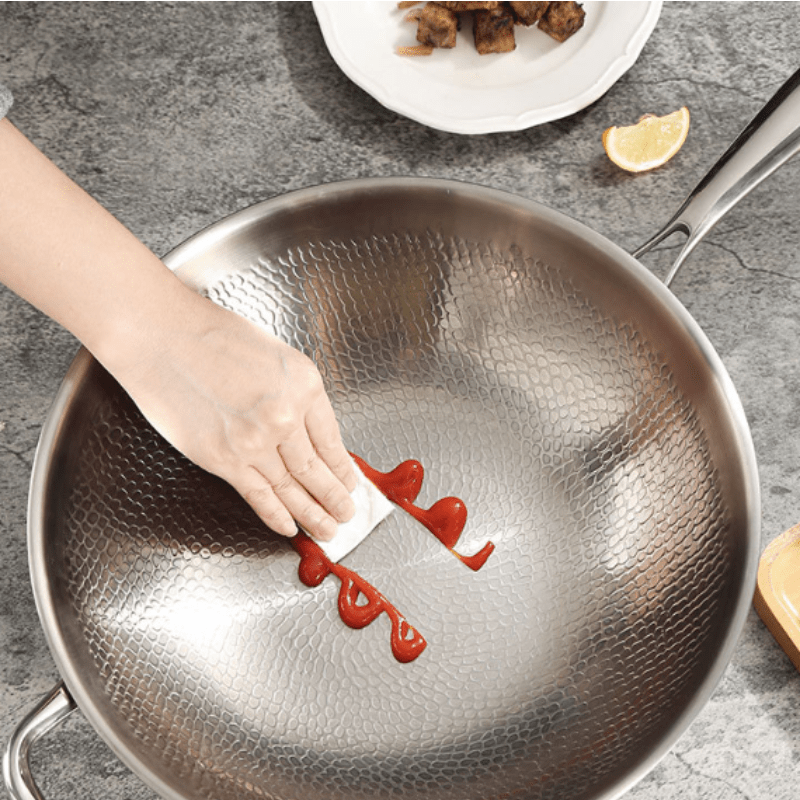 Titanium-Coated Multi-Ply Steel Wok with Hammered Surface for Induction and Gas Stoves