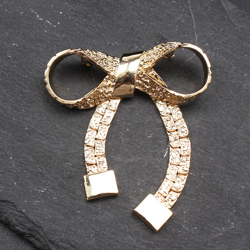 Vintage Gold Plated Brooch with Movable Bow