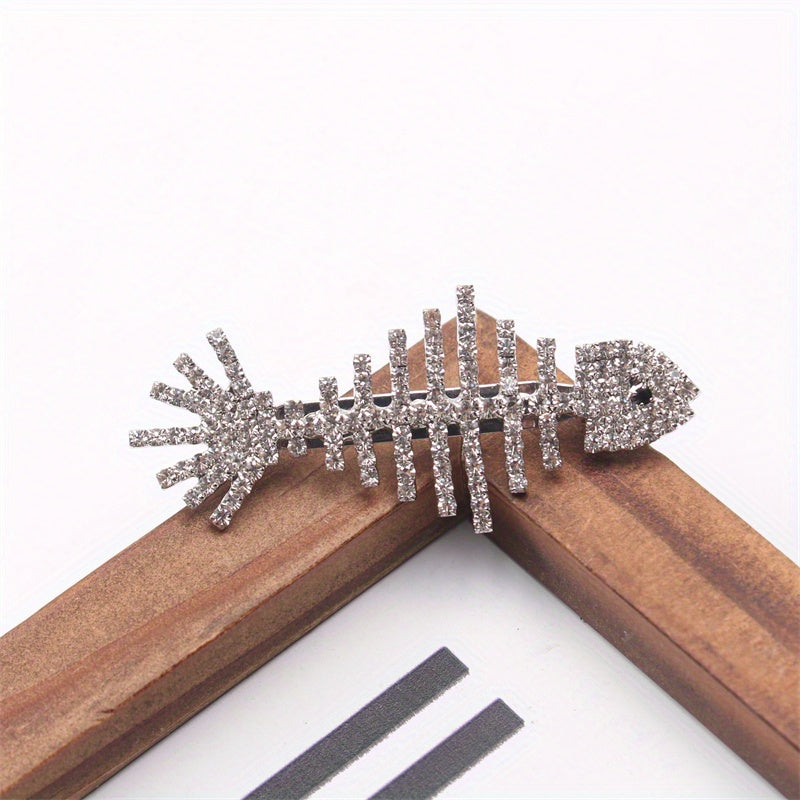 Women's Fish-Shaped Brooch with Rhinestones and Enamel Detailing