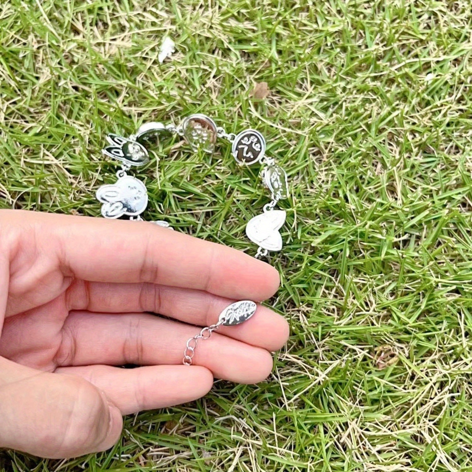 SKZOO qahramonlari bilan bezatilgan qotishma bilaguzuk - Musiqa ixlosmandlari uchun zamonaviy taqinchoq, har qanday holat uchun ideal sovg'a, uniseks dizayn, qoplamasiz - 1 dona