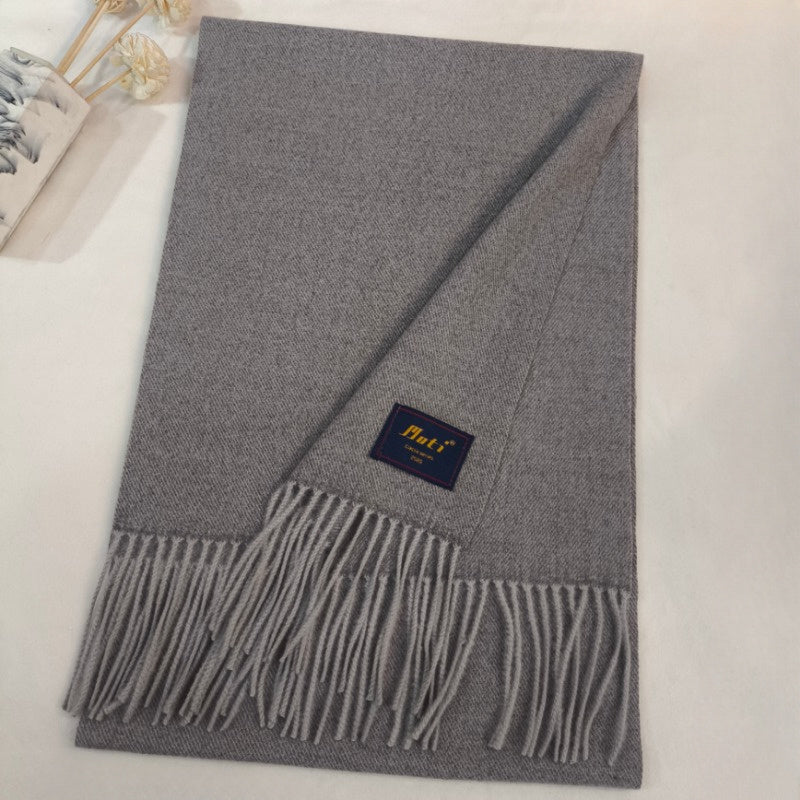 Yengil va iliq polyester shal uchun erkaklar, tassellari bilan - Zamonaviy va qulay bir rangli sharf, kuz va qish mavsumi uchun ideal.