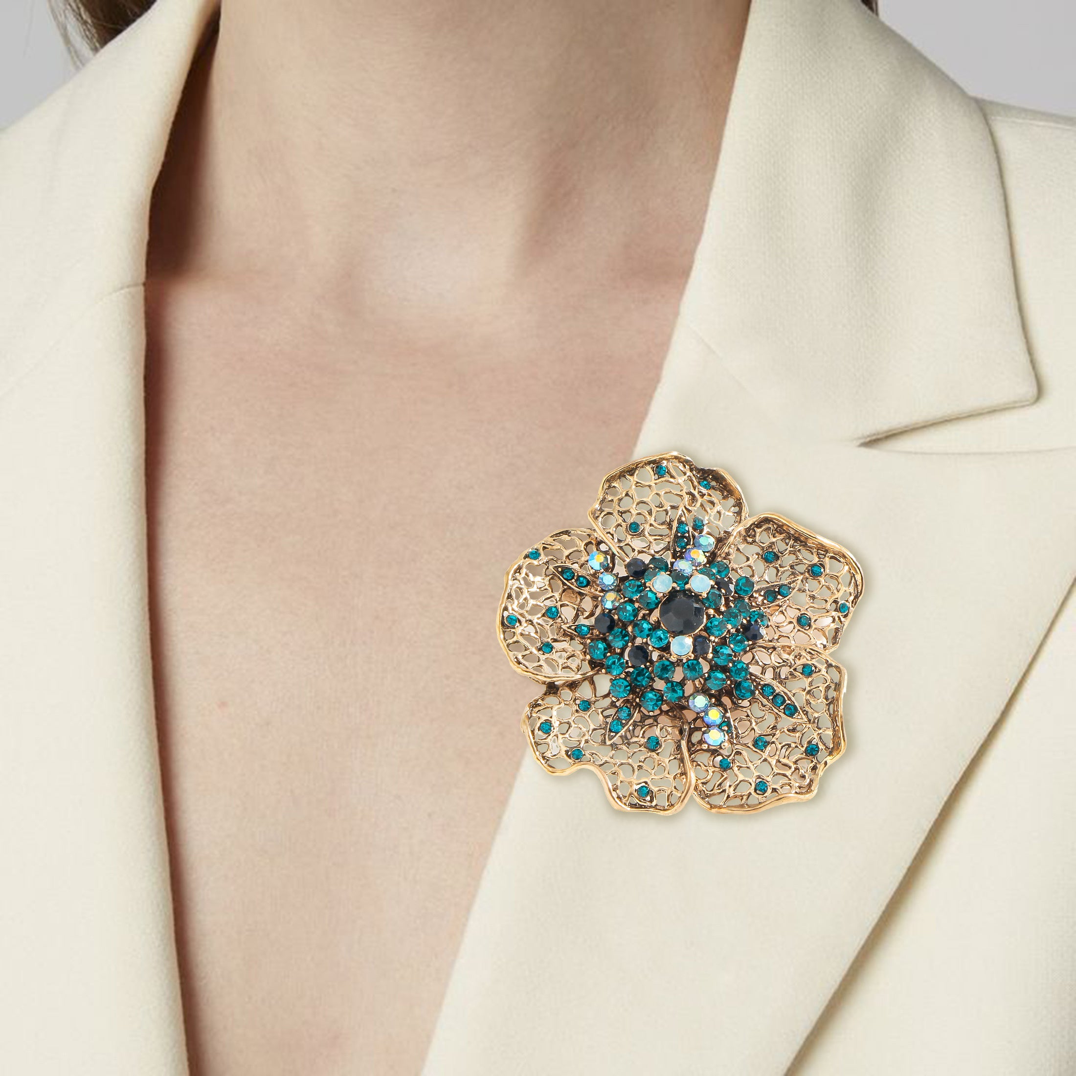 Women’s Rhinestone Flower Brooch Pin Hypoallergenic Jewelry for Daily Wear or Gifting