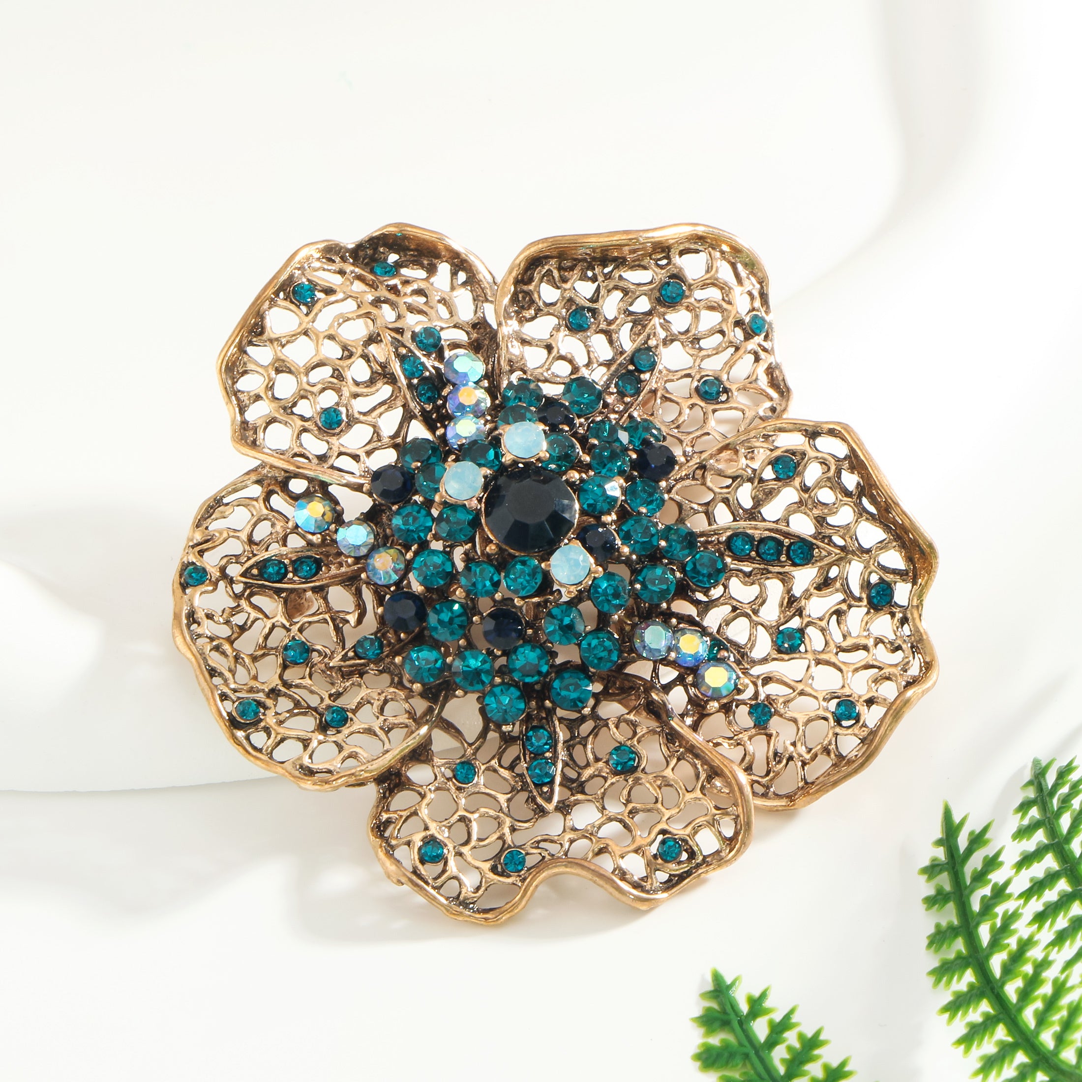 Women’s Rhinestone Flower Brooch Pin Hypoallergenic Jewelry for Daily Wear or Gifting