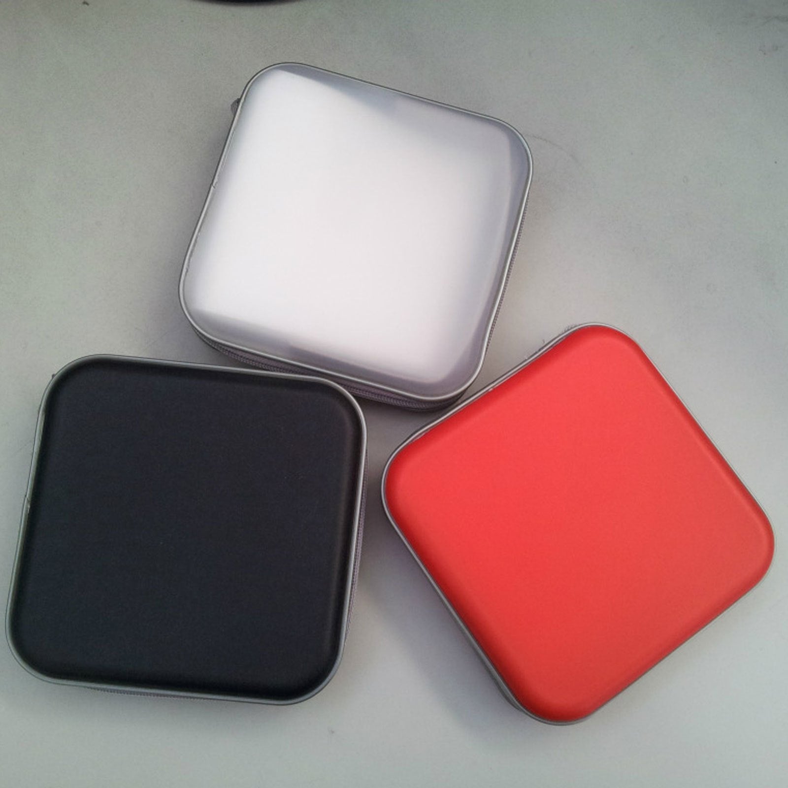 White Vintage Style Plastic CD Case Organizer 40pcs Lightweight Edge Paint