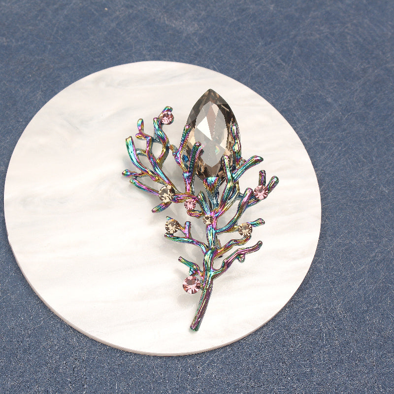 Elegant Irregular Shaped Enamel Brooch Pin for Women Vibrant Plating Stylish Accessory