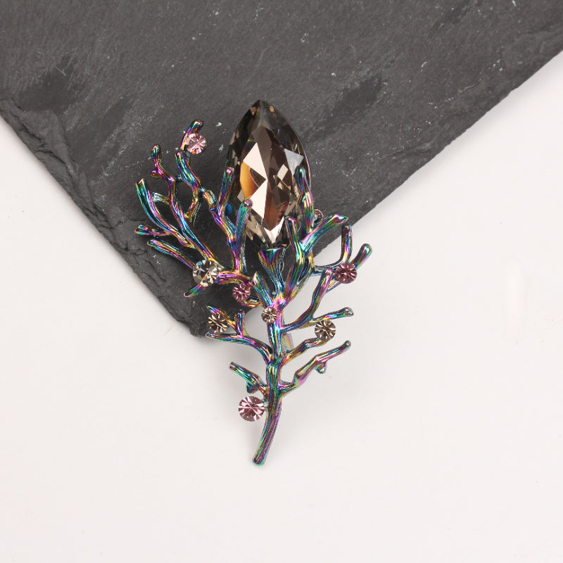 Elegant Irregular Shaped Enamel Brooch Pin for Women Vibrant Plating Stylish Accessory