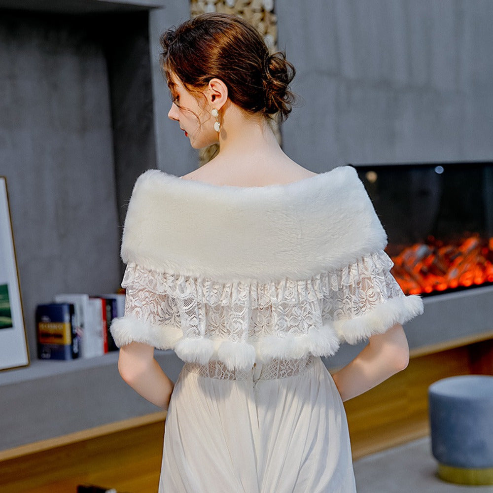 Elegant Bridal Shawl in Baroque Style with White Fur and Lace for Weddings