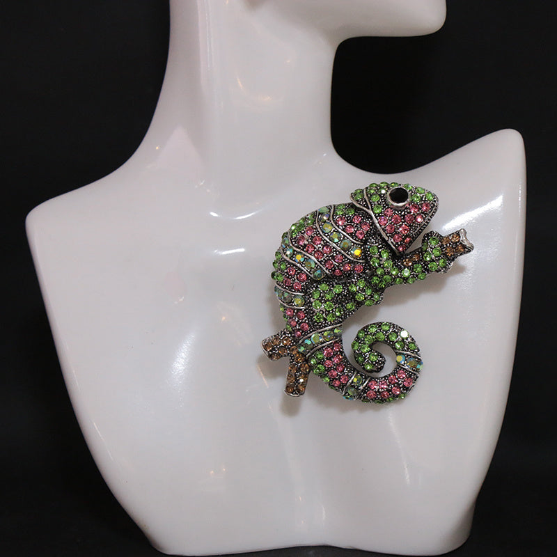 Elegant Chameleon-Shaped Rhinestone Brooch Pin with Green and Pink Crystals