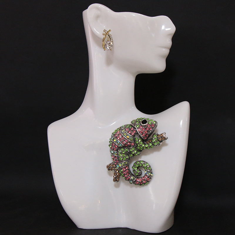 Elegant Chameleon-Shaped Rhinestone Brooch Pin with Green and Pink Crystals