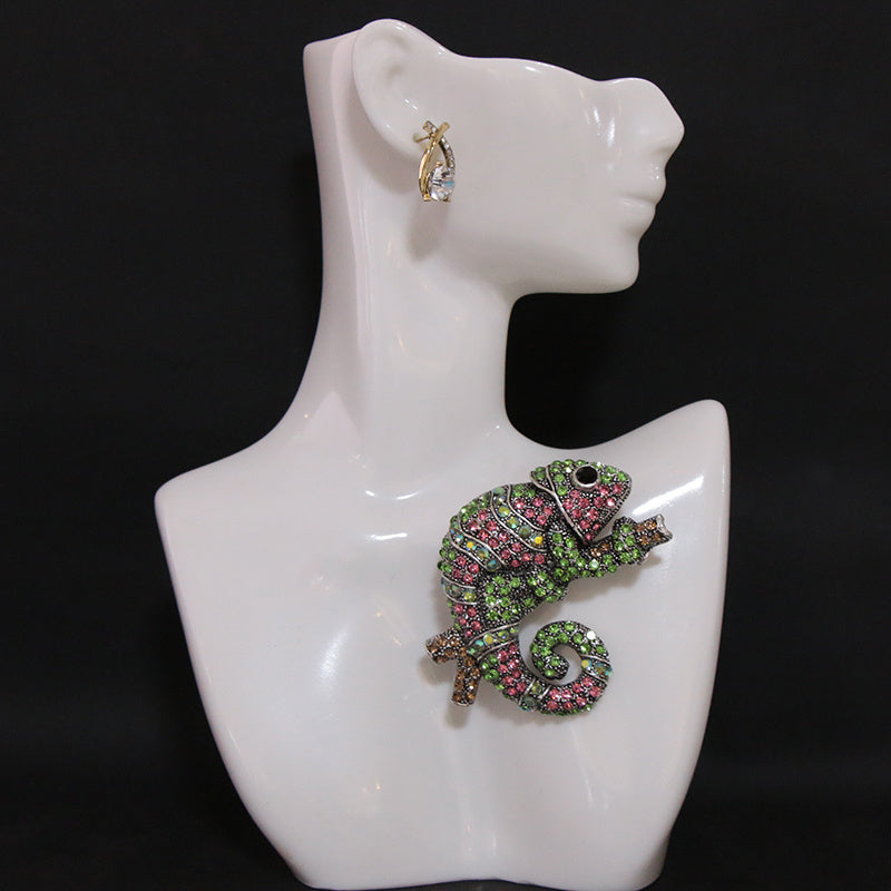Elegant Chameleon-Shaped Rhinestone Brooch Pin with Green and Pink Crystals