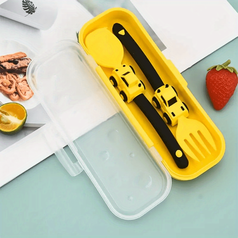 BPA dan xoli, bolalar uchun fork va qoshiqdan iborat mustahkam multfilm qahramonlari idish-to'plami. Kichik qo'llar uchun mukammal, sariq rangda. Xavfsiz va tozalash oson.