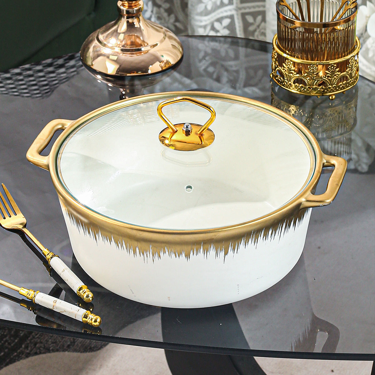 Ceramic Soup Pot with Lid, 3 Quart, Versatile for Kitchen and Dining