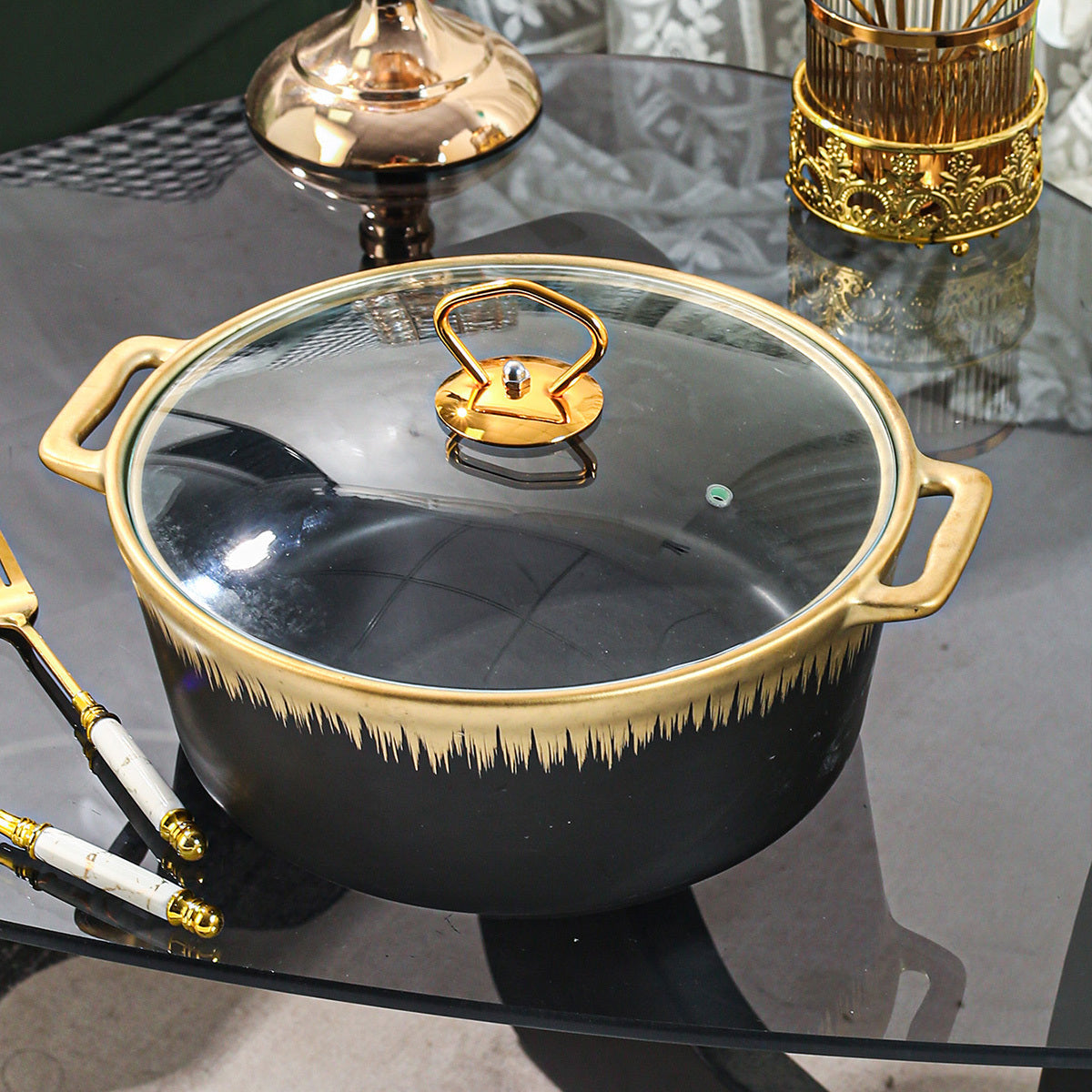 Ceramic Soup Pot with Lid, 3 Quart, Versatile for Kitchen and Dining