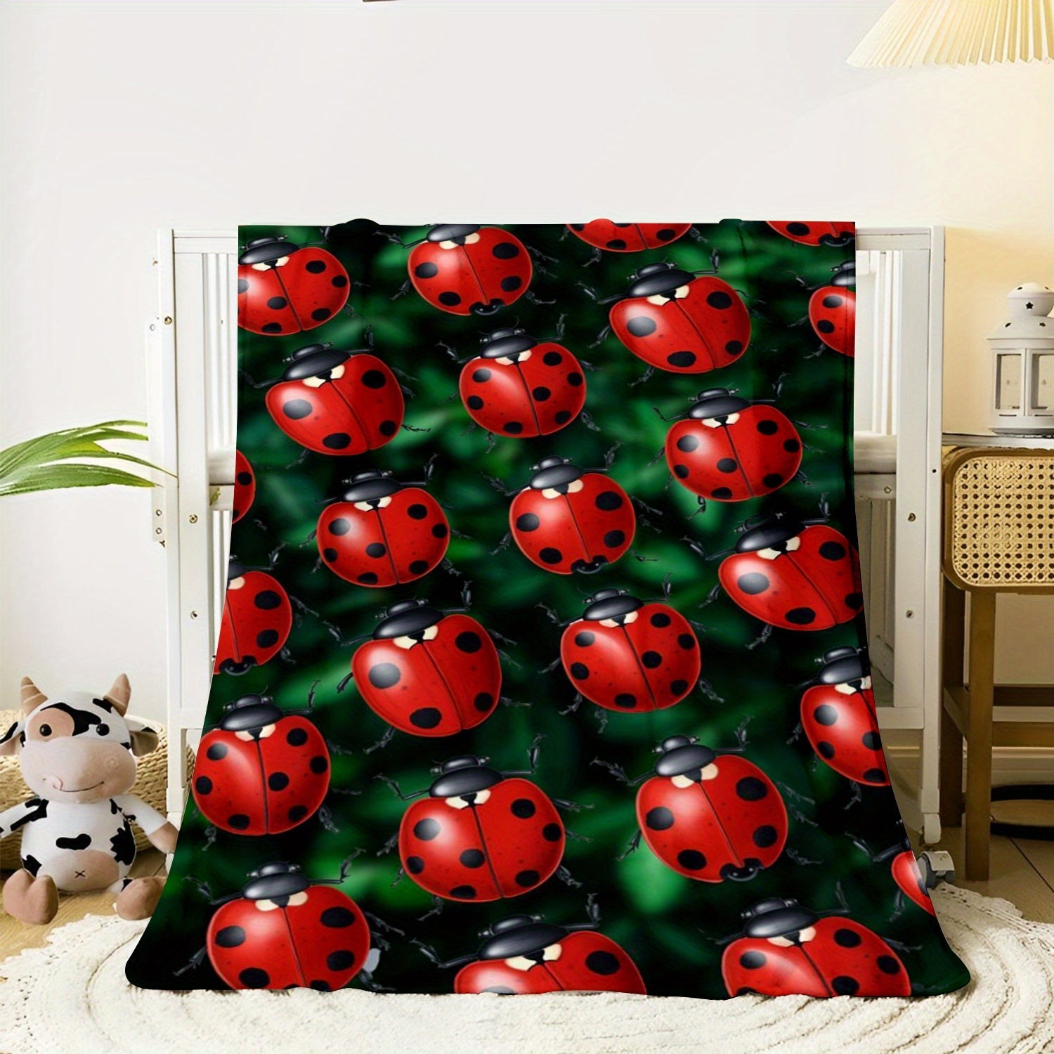 Ladybug Print Flannel Throw Blanket for Sofa Bed Travel All-Season Lightweight Polyester Knit