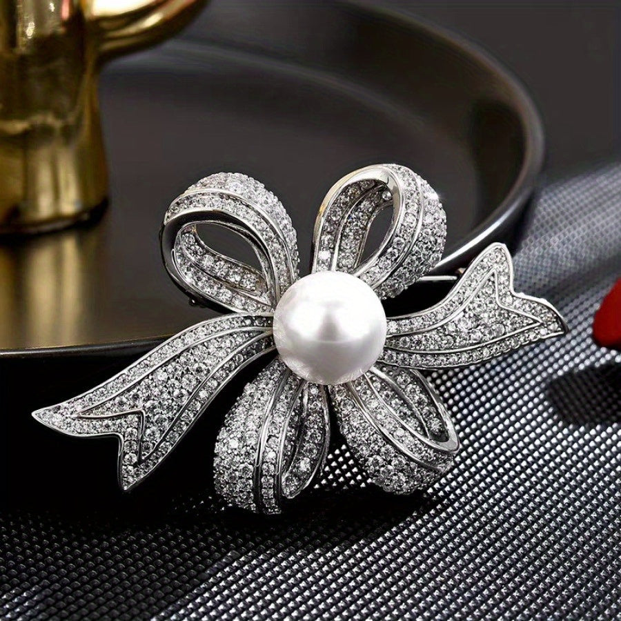 Elegant Pearl Brooch Flower Design for Women and Men Jewelry Accessory