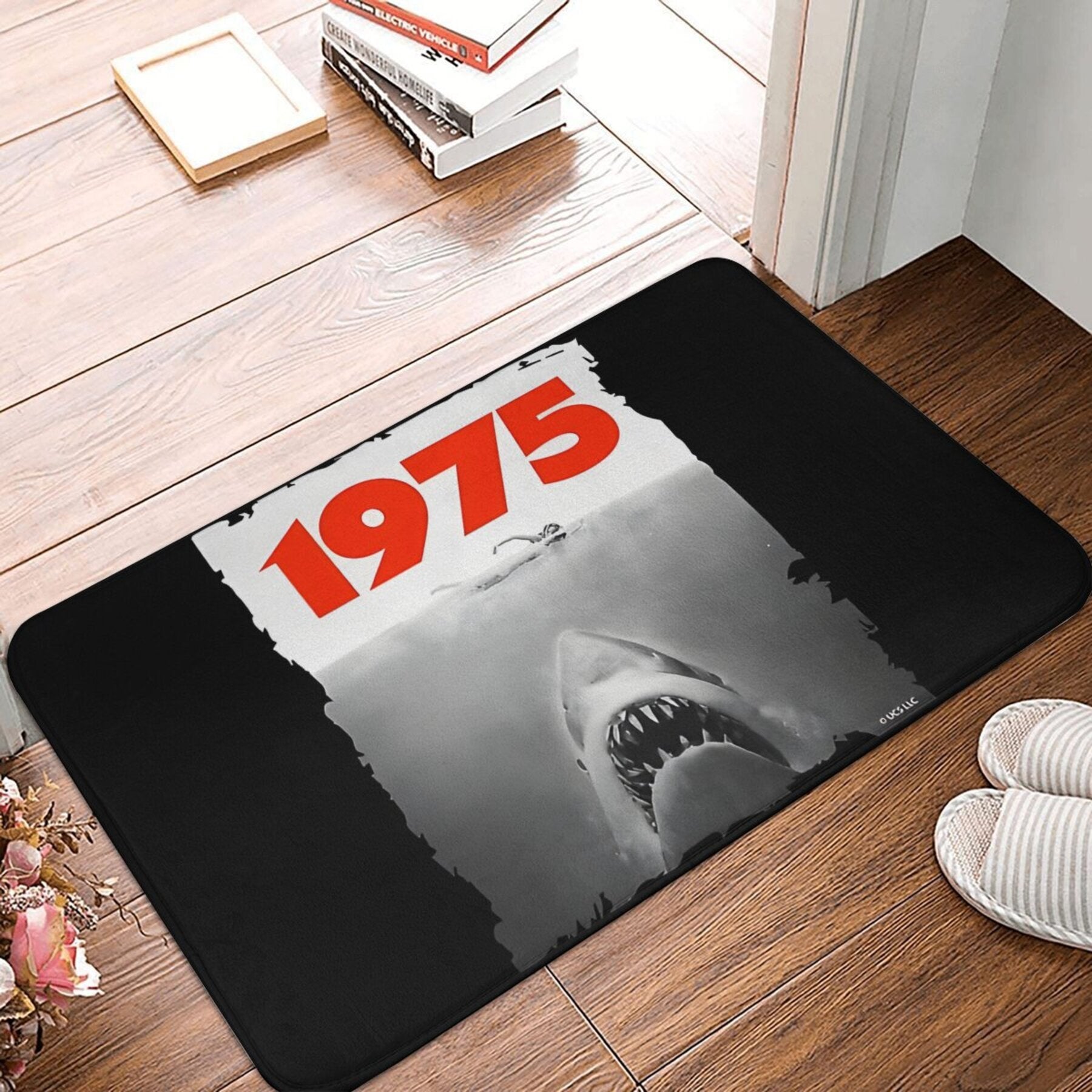 Jaws Fan-Inspired Bathroom Mat Lightweight Polyester Rug Machine Washable Rectangle Shape
